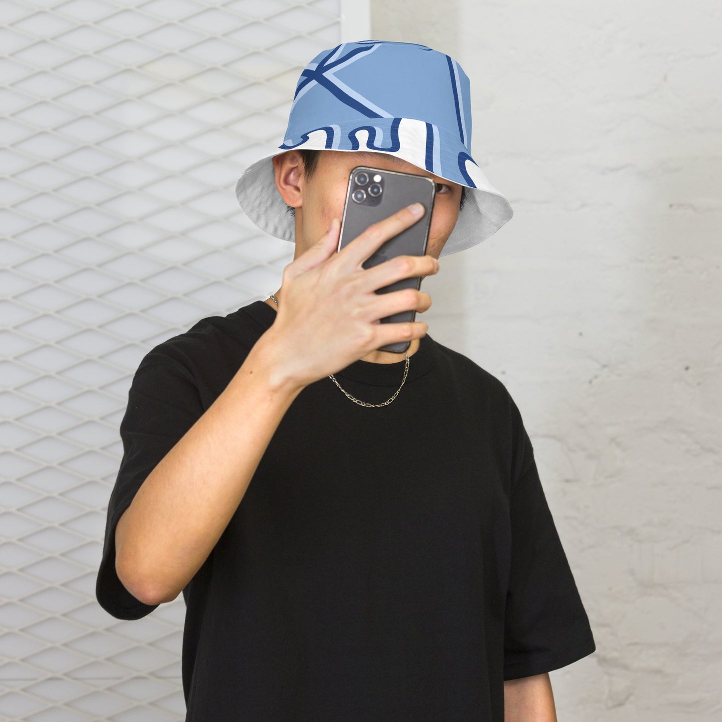 Reversible bucket hat